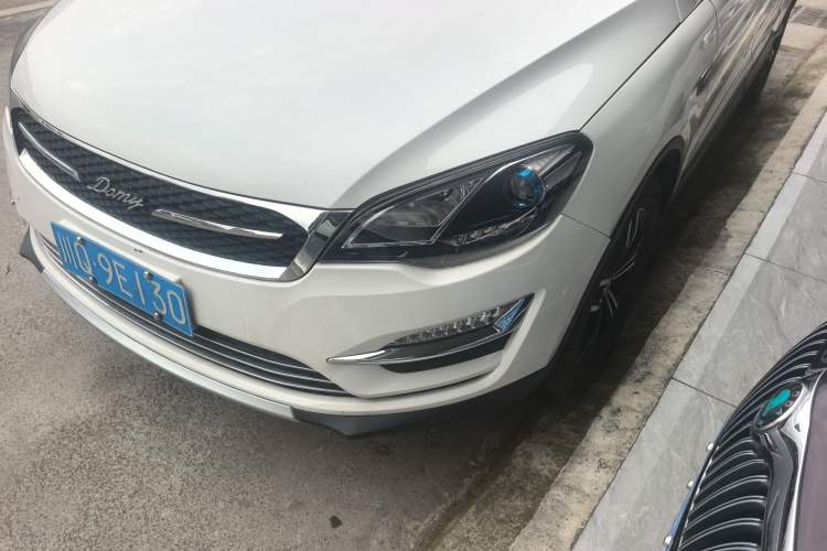 Used Zotye Domy X5 2017 Classic Edition 1.5T Manual Luxury Model Left Front Headlight