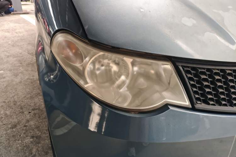 Used Wuling Hongguang 2010 1.2L Standard Version China IV Right Front Headlight