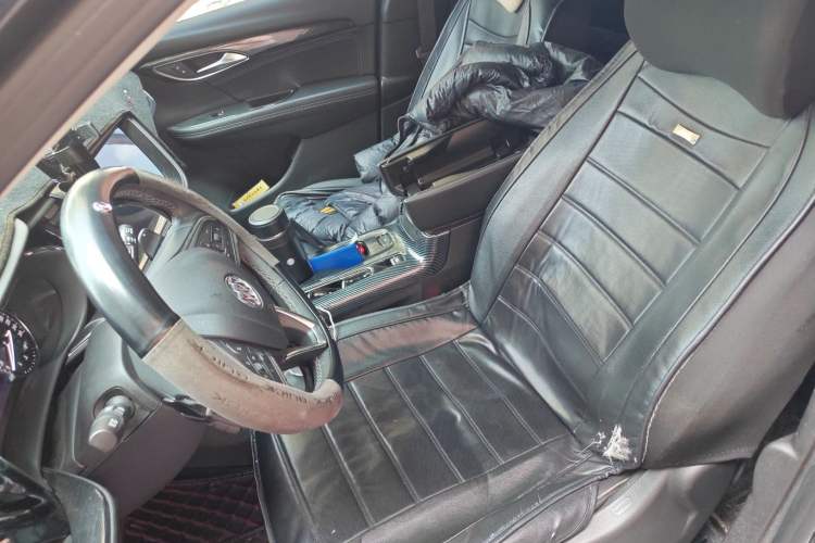 Used Buick Envision 2023 Encore Plus 652T Five-Seat All-Wheel-Drive Luxury Model
