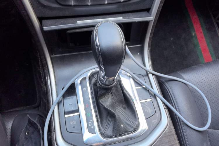 Used CHANGAN Raeton 2014 1.8T Automatic Prestige Anniversary Edition China V Standard Gear Lever