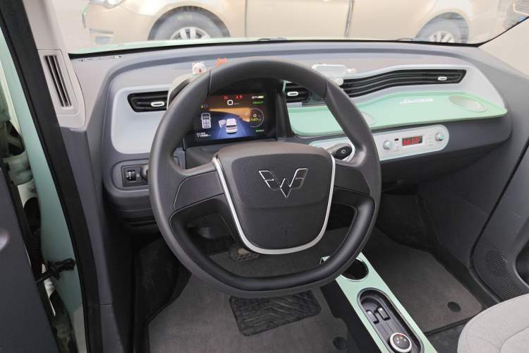 Used Wuling Hongguang MINIEV 2022 Macaron Premium Model – Lithium Iron Phosphate
