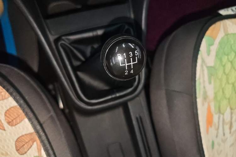 Used Volkswagen Jetta 2015 Zhuihui Edition 1.4L Manual Fashion Model Gear Lever