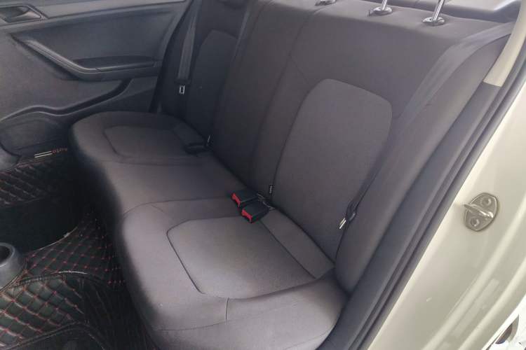 Used Volkswagen Jetta 2015 1.6L Automatic Fashion Model Left Rear Seat