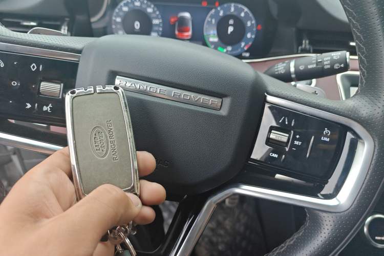 Used Land Rover Range Evoque New Energy 2023 Aurora L P300e Plug-in Hybrid Electric Version Vehicle Key