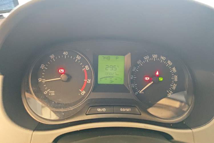 Used Skoda Fabia 2015 1.4L Automatic Front-Drive Model Instrument Cluster