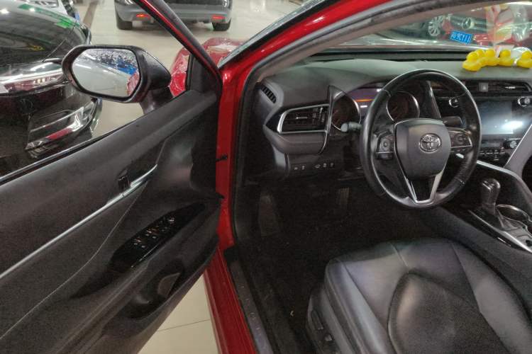 Used Toyota Camry 2019 2.5S FENGSHANG Version China VI Standard Driver Seat