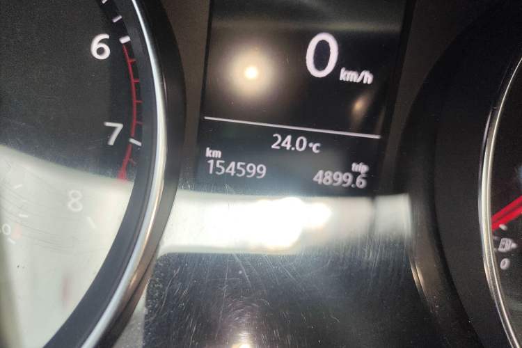 Used Volkswagen Magotan 2019 330TSI DSG Leading Model China VI Standard Odometer Close Up