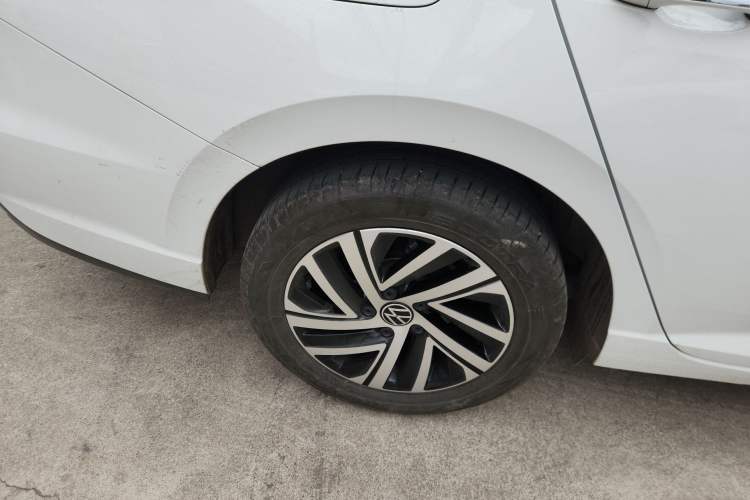 Used Volkswagen Lavida 2023 1.5L Automatic Starry Sky 5 Million Edition Right Rear Wheel Hub