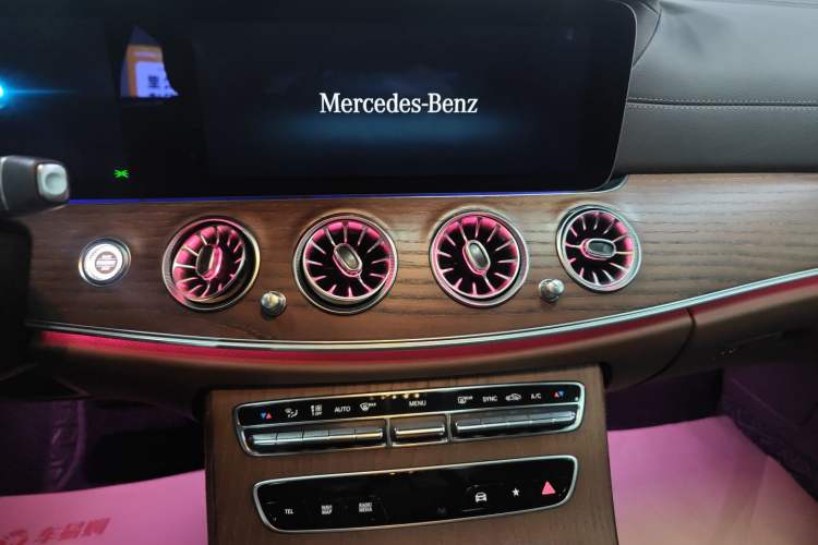 Used Mercedes-Benz E-Class 2022 Second Facelift E 300 L Luxury Edition
