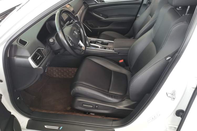 Used Honda Accord 2022 260TURBO Luxury Edition Left Front Seat