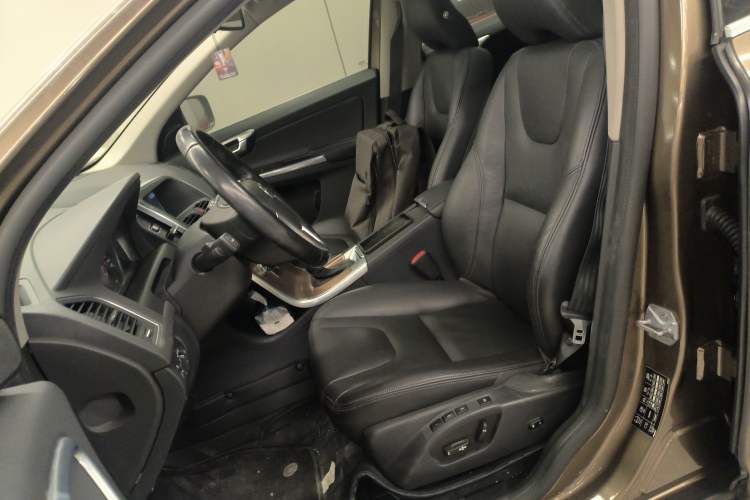 Used Volvo XC60 2015 T5 Smart Upgrade Model Left Front Seat