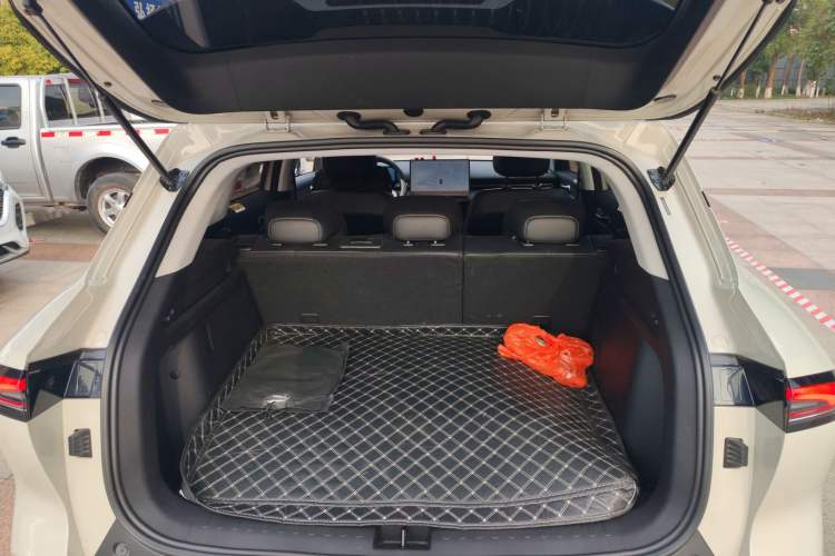 Used Baojun Yunhai 2024 140km Plug-in Hybrid Version
