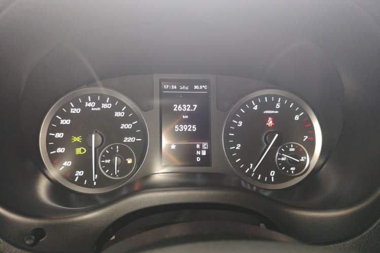 Used Mercedes-Benz Vito 2023 2.0T Business Version 7 Seats Instrument Cluster