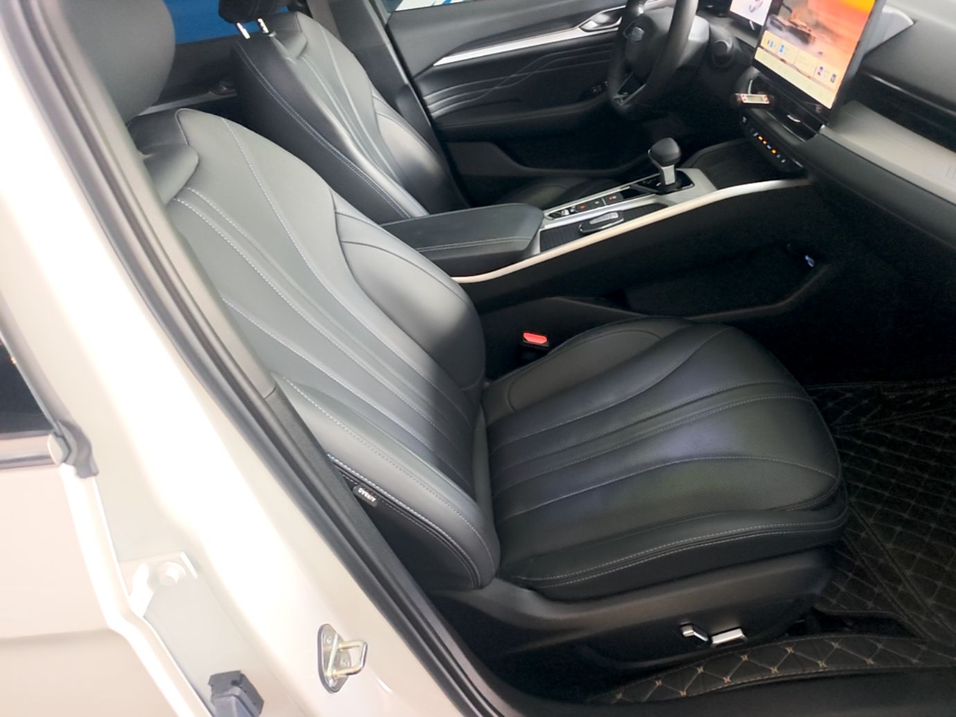 Geely Auto Preface 2025 Dongfang Yao 1.5TD Kunlun Edition — снимка 19
