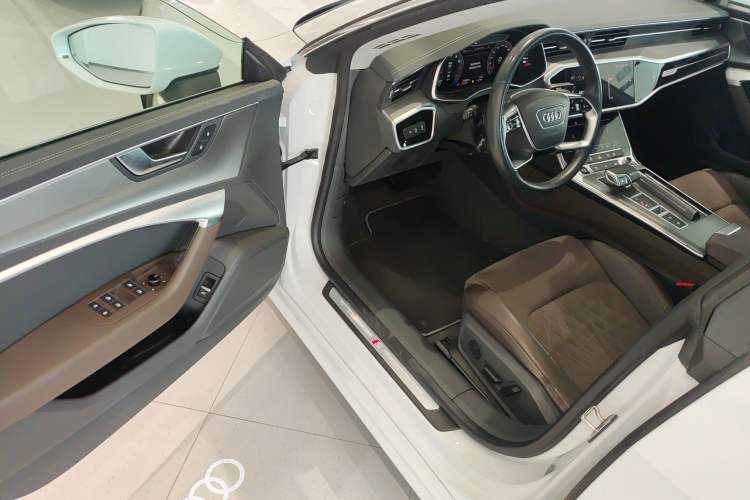 Used Audi A7L 2024 45TFSI quattro S-line Visionary Edition Flow Crystal Package