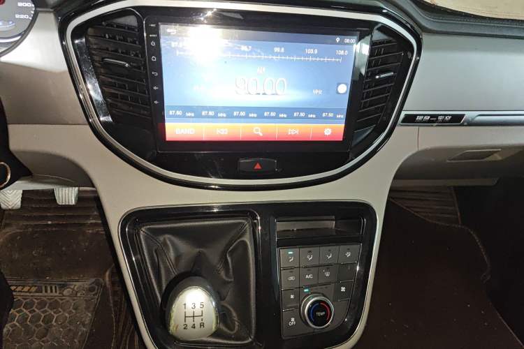 Used JAC Refine M4 2017 2.0T Manual Comfort Version