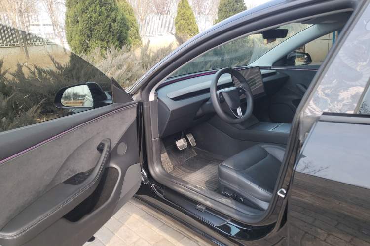 Used Tesla Model 3 2025 Long-Range All-Wheel-Drive Version