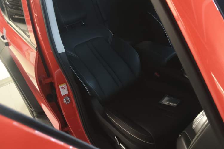 Used Tank 300 2023 Off-Road Edition 2.0T Conqueror Right Front Seat