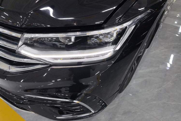 Used Volkswagen Tiguan L 2023 330TSI Automatic Two-Wheel Drive R-Line Enjoyment Edition Left Front Headlight