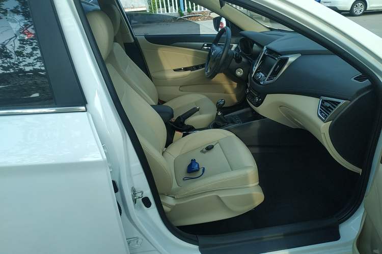 Used CHANGAN Eado 2016 1.6L Manual Fashion Edition Right Front Seat