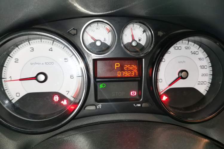 Used Peugeot 308 2013 1.6L Automatic YouShang Model Odometer Close Up