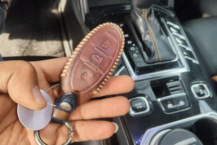 Used Bestune T77 2019 230 TID Automatic Luxury Version National V Vehicle Key