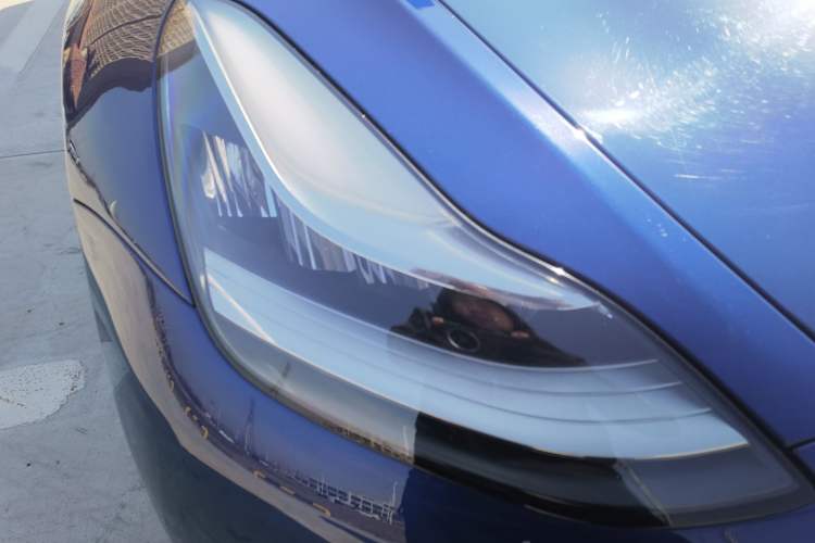 Used Tesla Model 3 2019 Long-Range Rear-Wheel-Drive Version Right Front Headlight