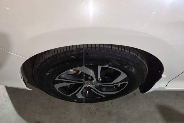 Used Honda Accord 2016 2.0L Elite Edition Left Front Wheel Hub