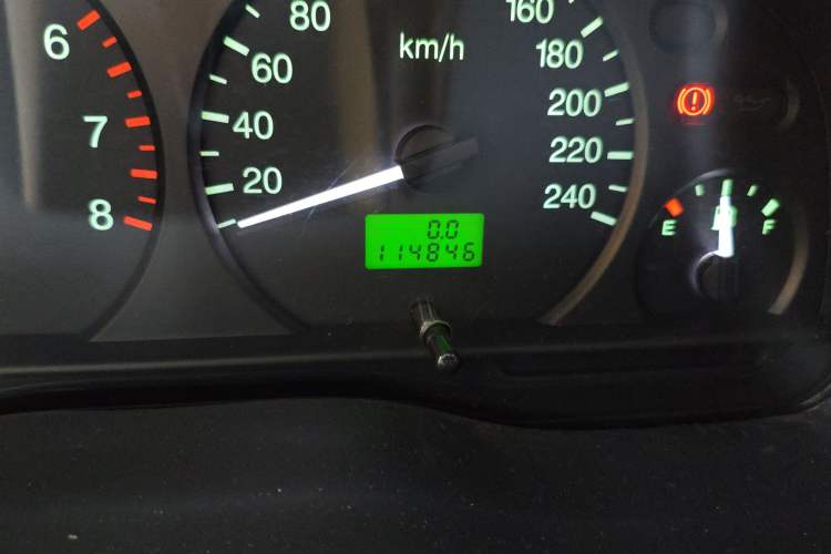 Used Ford Classic Transit 2015 2.4L Gasoline Multi-Function Vehicle Short Wheelbase 6-Seater Mid-Roof Model 4G64S4N
