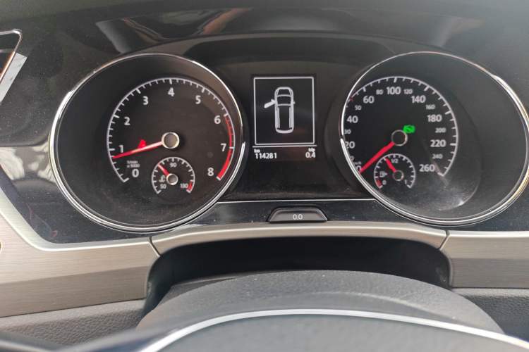 Used Volkswagen Touran 2016 Volkswagen Touran L 280TSI DSG Comfort Edition
