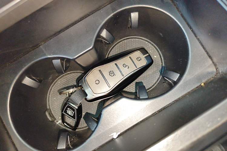 Used BYD Tang New Energy 2024 DM-i Glory Edition 112KM Prestige Model
