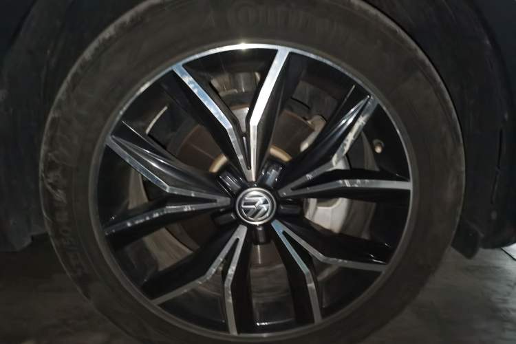 Used Volkswagen Tiguan L 2019 Revised 330TSI Automatic Two-Wheel Drive Smart & Luxury Edition China VI Standard