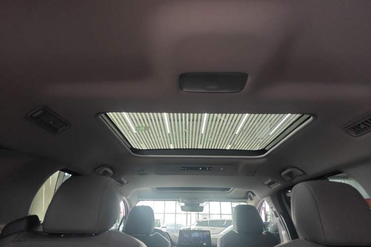 Used Toyota Granvia 2023 2.5L Hybrid Prestige PLUS Edition Headliner