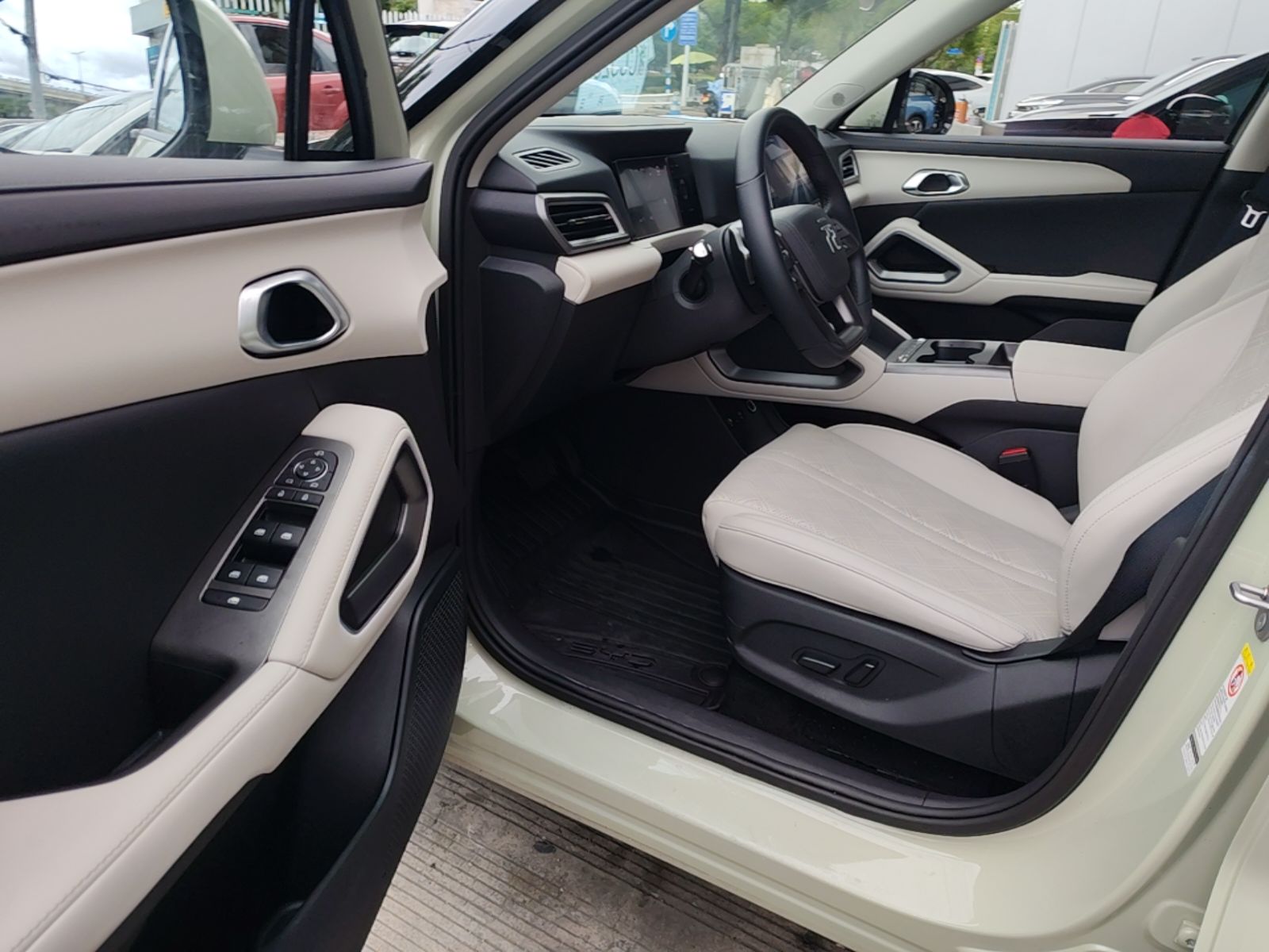 BYD Yuan UP 2025 Intelligent Driving Version 401 km Beyond-Range Edition — снимка 18