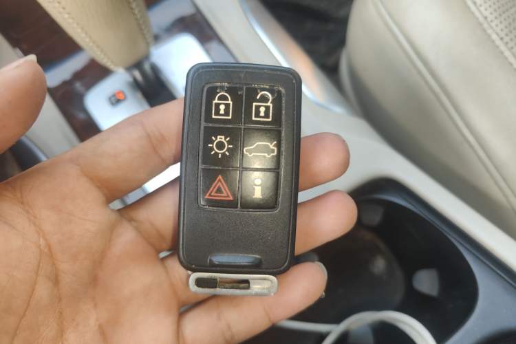 Used Volvo S80L 2011 2.0T ZhiZun Edition