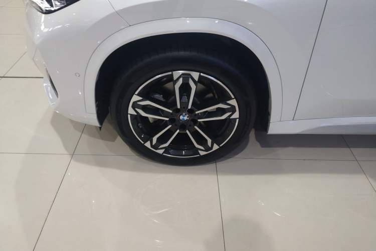 Used BMW X1 2023 sDrive25Li M Sport Package Left Front Wheel Hub