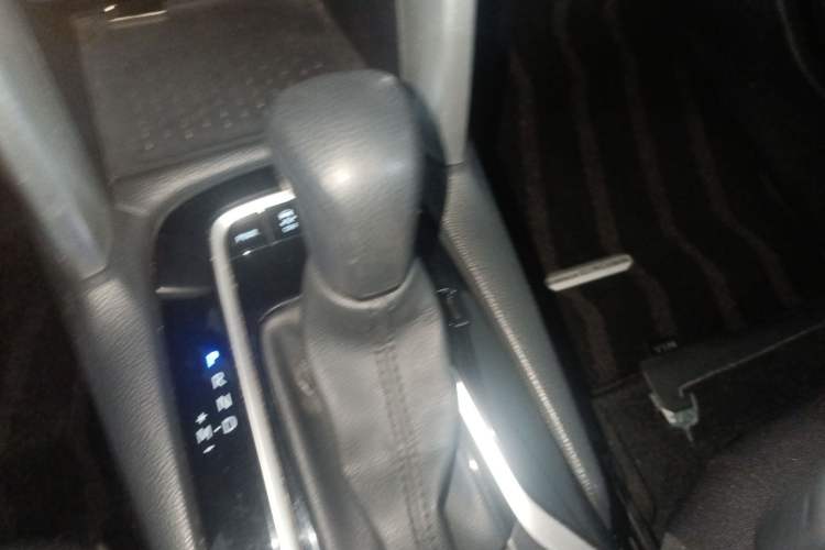 Used Toyota Corolla Cross 2024 2.0L Pioneer Edition Gear Lever