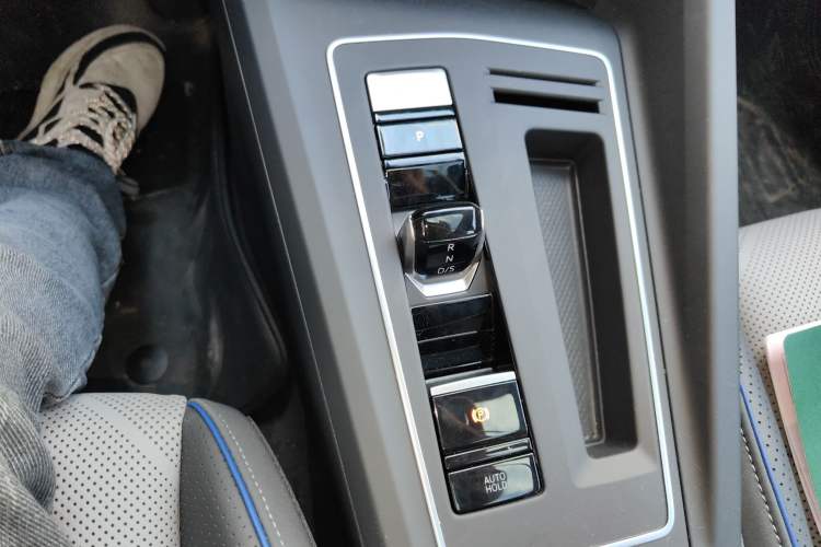 Used Volkswagen Golf 2025 Facelifted II 300TSI R-Line