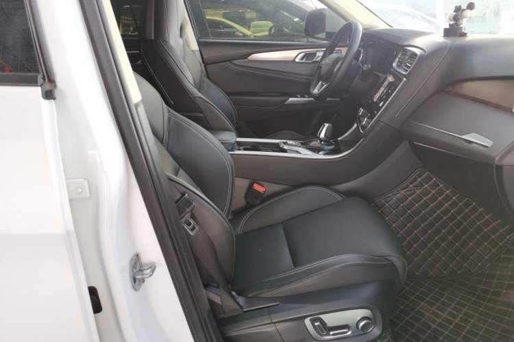 Used Lynk & Co 01 2019 2.0T Two-Wheel-Drive Pro Version China VI Standard
