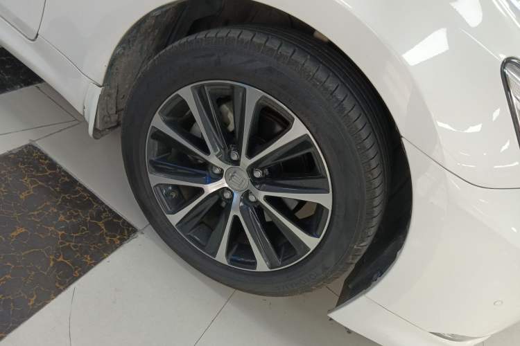 Used Toyota Crown 2018 2.0T Fashion Edition Right Front Wheel Hub