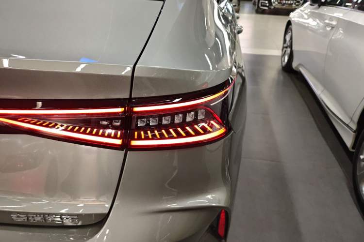 Used Chery Arrizo 8 2024 1.6T DCT Rui
