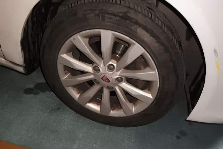 Used Roewe i6 2017 20T Automatic Flagship Edition Right Front Wheel Hub