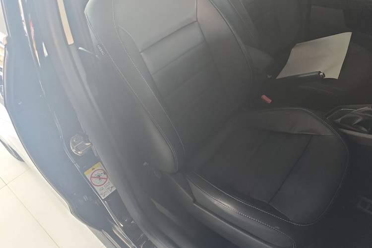 Used Volkswagen Lavida 2017 1.6L Automatic Comfort Edition Right Front Seat