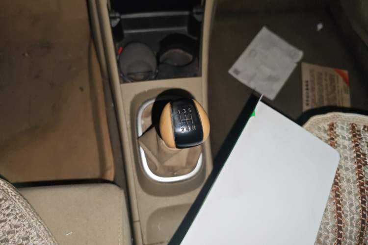 Used Nissan Tiida Sedan 2008 1.6L Manual Fashion Edition Gear Lever