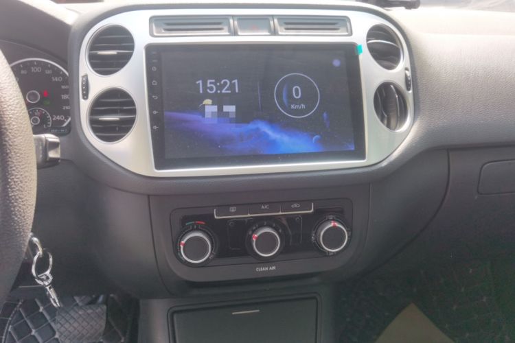 Used Volkswagen Tiguan 2017 300TSI Automatic Two-Wheel Drive Silk Road Luxury Edition Audio And AC Panel