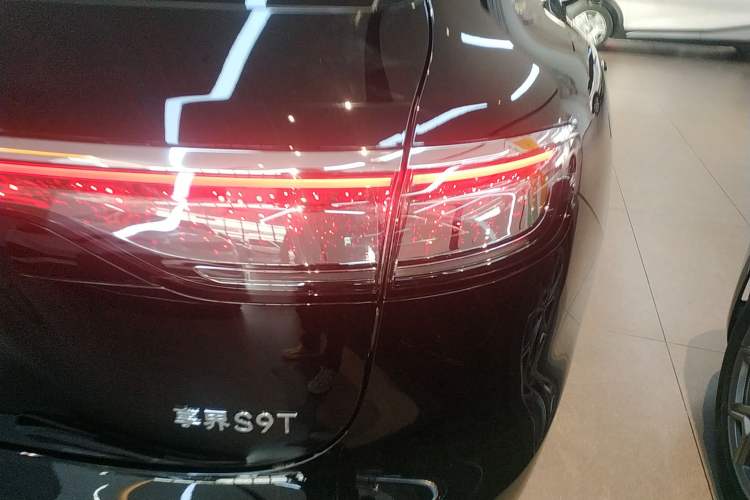 Used Hima S9T 2025 Model Range-Extended Ultra Long-Range Version Right Rear Taillight