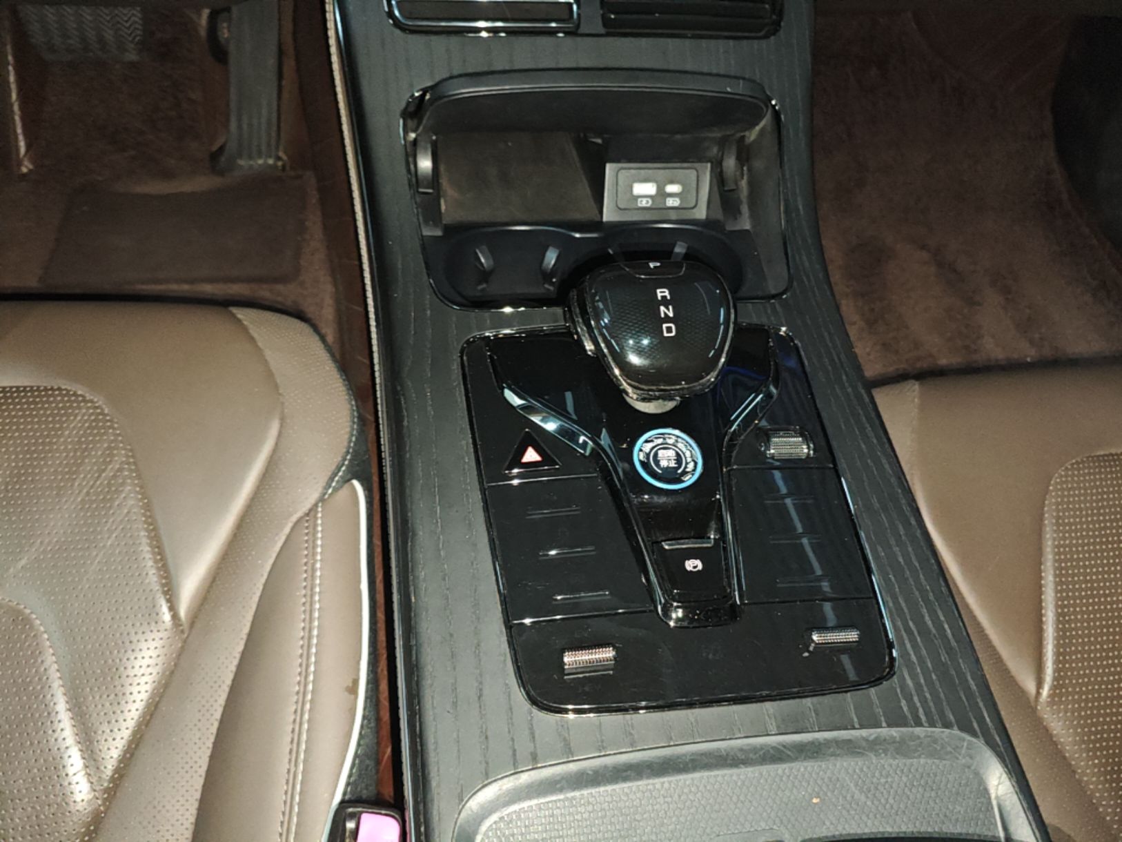BYD Han 2022 DM-i 121KM Luxury Model — снимка 16