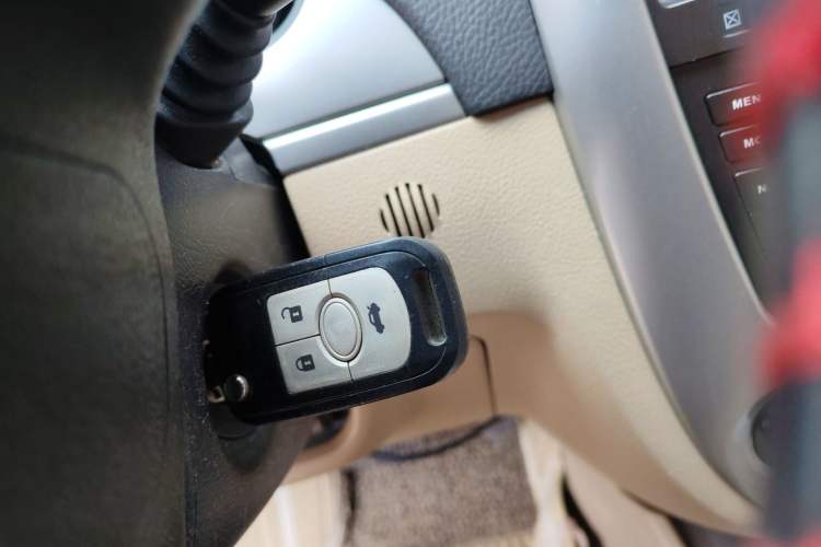 Used Buick Excelle 2013 1.5L Automatic Classic Model
