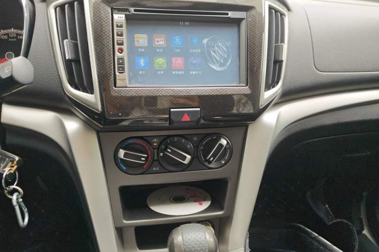 Used Venucia T70 2015 2.0L CVT Smart Choice Edition Audio And AC Panel