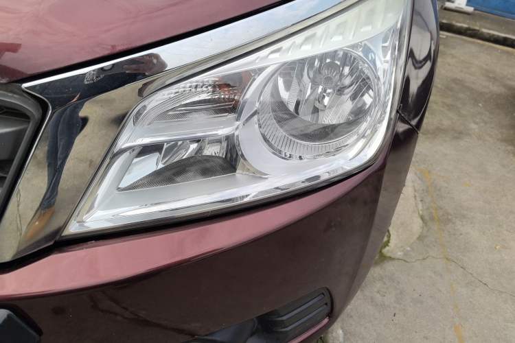 Used Venucia T70 2015 2.0L CVT Smart Choice Edition
